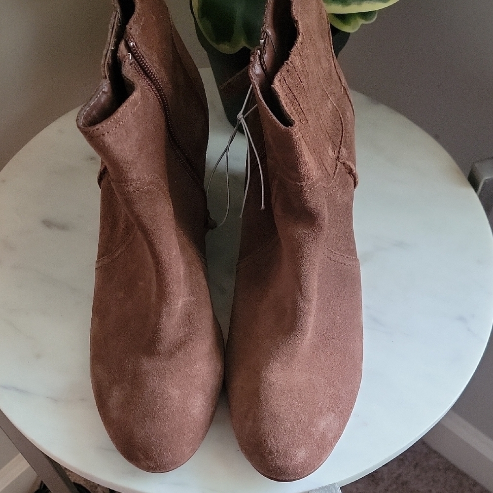 Elegant Brown Suede Ankle Booties